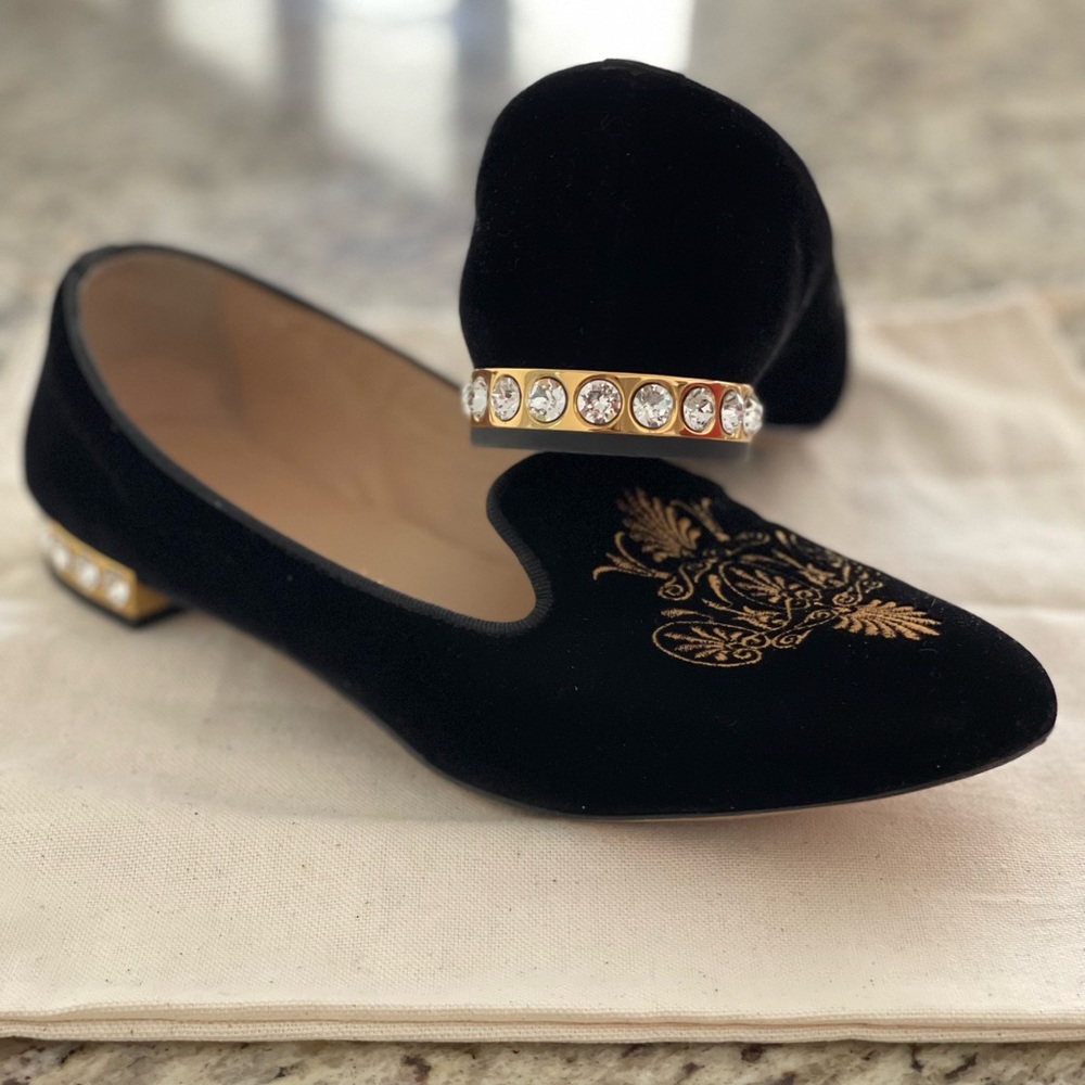 Beautiful Sweet Ballerina Flats in Suede!